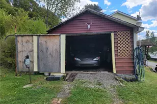 355 Sunset St, Canoe-Banks Townships, PA 15772 - Photo 14