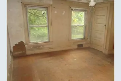 296 Dakota Ave, East Pittsburgh, PA 15202 - Photo 6