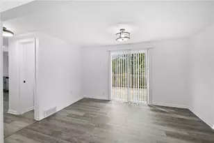 248 Shenandoah Dr, Pittsburgh, PA 15235 - Photo 10