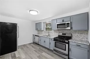 248 Shenandoah Dr, Pittsburgh, PA 15235 - Photo 4