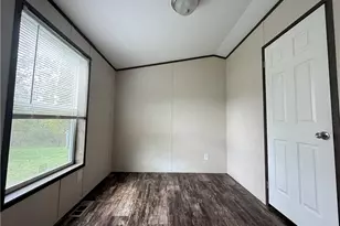 108 Mathew Dr, Harmony Boro, PA 16037 - Photo 10