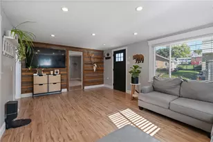 1524 Roosevelt Ave, South Park, PA 15129 - Photo 4