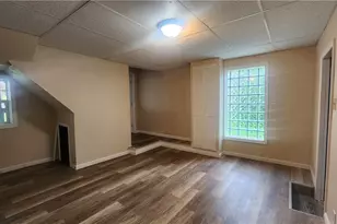 219 Quay St, Vandergrift, PA 15629 - Photo 4