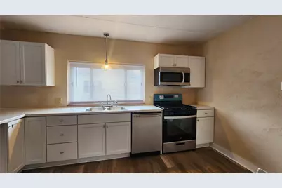 219 Quay Street, Vandergrift, PA 15629 - Photo 8