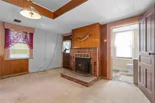 241 W State St, Oakdale, PA 15071 - Photo 28