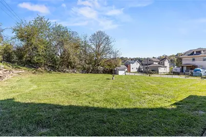 241 W State St, Oakdale, PA 15071 - Photo 42