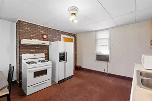 241 W State St, Oakdale, PA 15071 - Photo 14