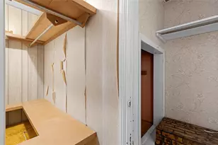 241 W State St, Oakdale, PA 15071 - Photo 22