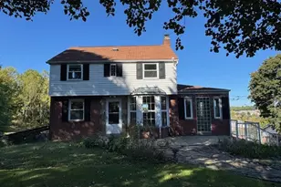 823 W Newton Rd, Hempfield Township, PA 15601 - Photo 1