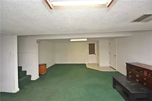 609 Shadyside Dr, West Mifflin, PA 15122 - Photo 24