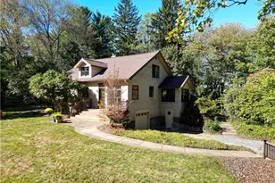 179 Hollowvue Rd, Big Beaver, PA 16157 - Photo 1