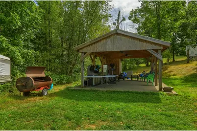 5937 Portersville Rd, Perry Township, PA 16051 - Photo 18