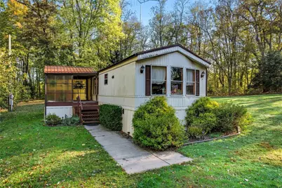 8240 Mercer St, Pulaski Township, PA 16143 - Photo 1