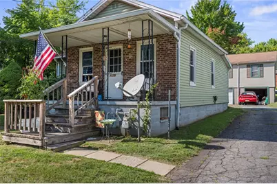 2179 Woodbine Dr, Hermitage, PA 16148 - Photo 1