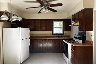 2179 Woodbine Dr, Hermitage, PA 16148 - Photo 8