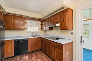 5215 Woodland Dr, West Mifflin, PA 15122 - Photo 10