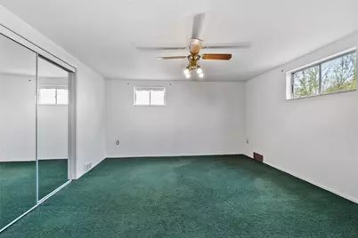 5215 Woodland Dr, West Mifflin, PA 15122 - Photo 22