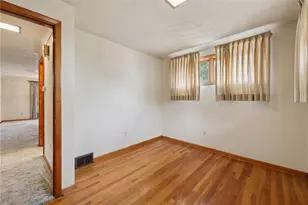 8044 Gladstone Dr, Hempfield Township, PA 15691 - Photo 14