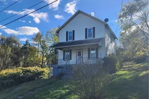 640 Redwood Dr, Cecil, PA 15057 - Photo 2