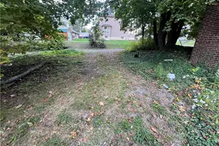 1031 E Washington St, New Castle, PA 16101 - Photo 12