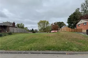 5021 Hialeah Dr, Pittsburgh, PA 15239 - Photo 1