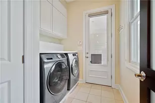 211 McLean Pl, Pittsburgh, PA 15217 - Photo 8