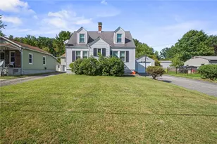 2189 Woodbine Dr, Hermitage, PA 16148 - Photo 2