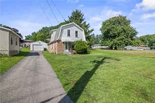 2239 Woodbine Dr, Hermitage, PA 16148 - Photo 2