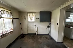 2239 Woodbine Dr, Hermitage, PA 16148 - Photo 8