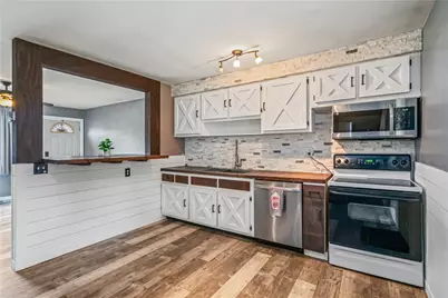 401 Rothey Dr, Elizabeth Twp/Boro, PA 15037 - Photo 4