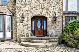 122 Farmington Pl, Hempfield Township, PA 15601 - Photo 8