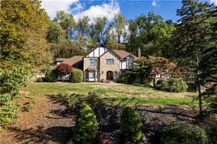 122 Farmington Pl, Hempfield Township, PA 15601 - Photo 2