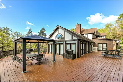 122 Farmington Pl, Hempfield Township, PA 15601 - Photo 8