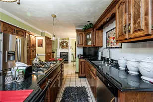 122 Farmington Pl, Hempfield Township, PA 15601 - Photo 14