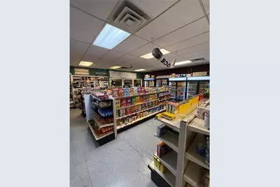 946 Hamilton Ave, Farrell, PA 16121 - Photo 4