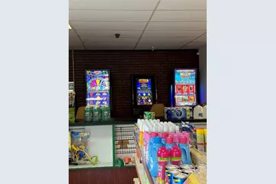 946 Hamilton Ave, Farrell, PA 16121 - Photo 10