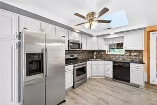 332 Holiday Park Dr, Pittsburgh, PA 15239 - Photo 8