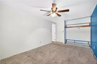 332 Holiday Park Dr, Pittsburgh, PA 15239 - Photo 16