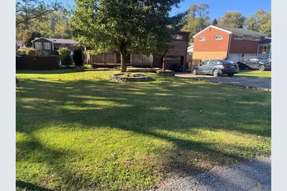 636 Dahlia Drive, Monroeville, PA 15146 - Photo 2