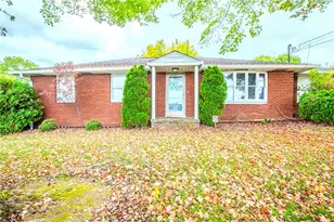 7 Lydia Dr, South Union Township, PA 15401 - Photo 2