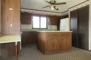35 Pleasant Valley Rd, Buffalo Township, PA 15323 - Photo 4