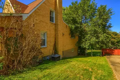 907 Valleyview Drive, McKeesport, PA 15034 - Photo 10