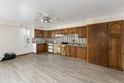221 Center Ave, Oakdale, PA 15071 - Photo 10