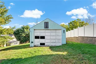221 Center Ave, Oakdale, PA 15071 - Photo 28