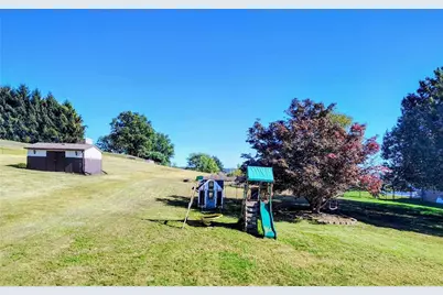 17 Lookout Ave, Monongahela, PA 15063 - Photo 10