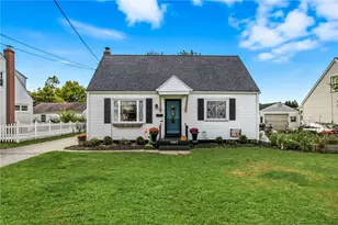 1067 Hadley Dr, Sharon, PA 16146 - Photo 1