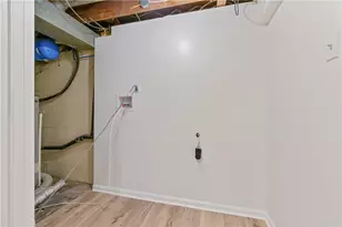 582 Lorraine Rd, Pittsburgh, PA 15221 - Photo 20