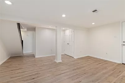 582 Lorraine Rd, Pittsburgh, PA 15221 - Photo 18