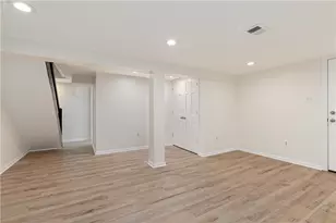 582 Lorraine Rd, Pittsburgh, PA 15221 - Photo 18