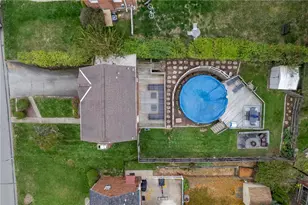 4404 McKee Dr, Pittsburgh, PA 15236 - Photo 2